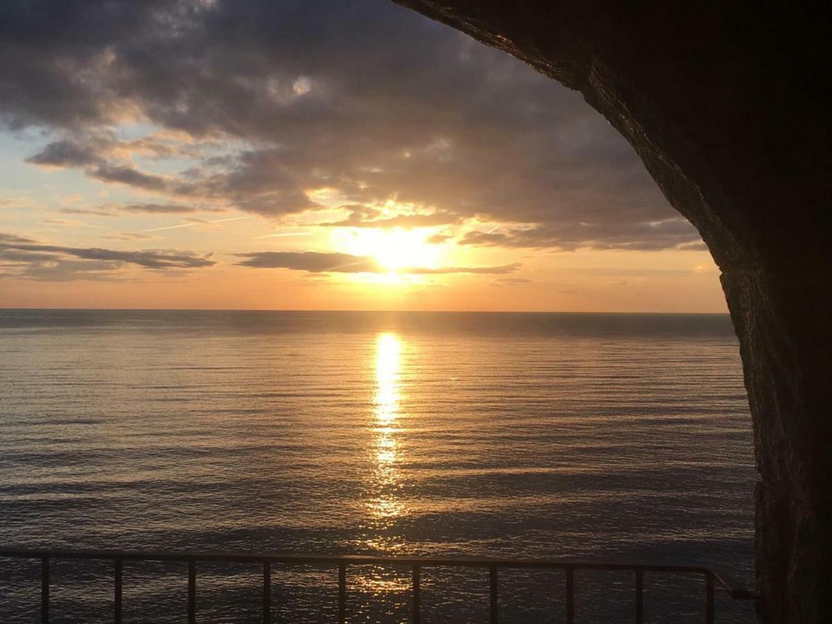 Albatros House Apartment L' Escala Екстериор снимка